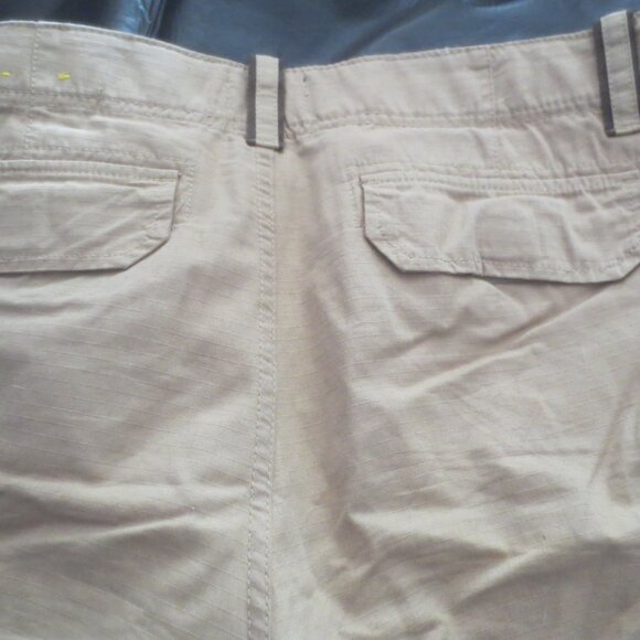 Stanley Cargo Shorts - Size 34 Men's. - Picture 4 of 9
